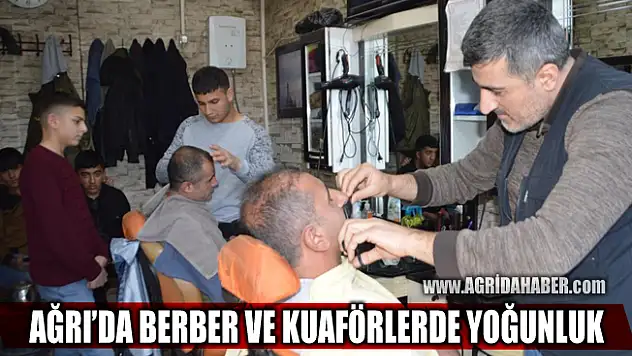 Berberlerin kapanacağını duyan Ağrılı vatandaşlar tıraş olmak için sıraya girdi
