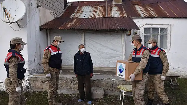Ağrı'da 'Vefa ekibi' vatandaş ile devlet arasında gönül köprüsü kuruyor