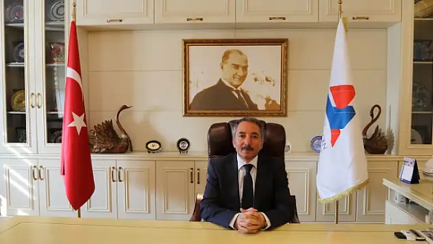 Rektörü KARABULUT'un Ağrı'nın Kurtuluş Bayramı Kutlama Mesajı