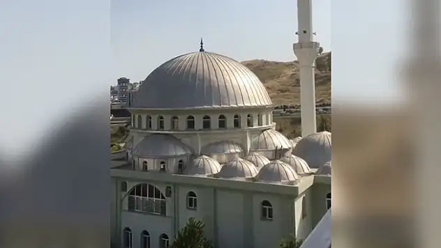 Camii Hoparlörlerinden 'Çav Bella' Çalındı!