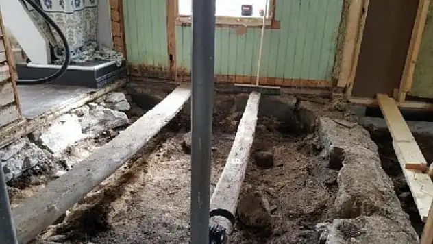 Evlerinde Viking mezarı buldular