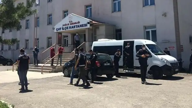 Husumetli aileler çatıştı! 5 kişi hayatını kaybetti