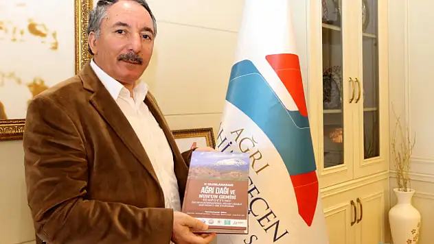 V. Uluslararası Ağrı Dağı ve Nuh'un Gemisi Sempozyumu Kitabı Bilim İnsanına Sunuldu