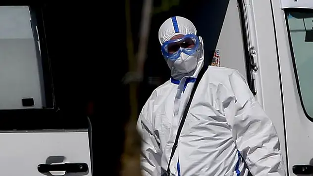 İtalya'da ölen sayısı 33 bini geçti
