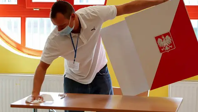 Polonya Cumhurbaşkanlığı Seçimine Gitti!