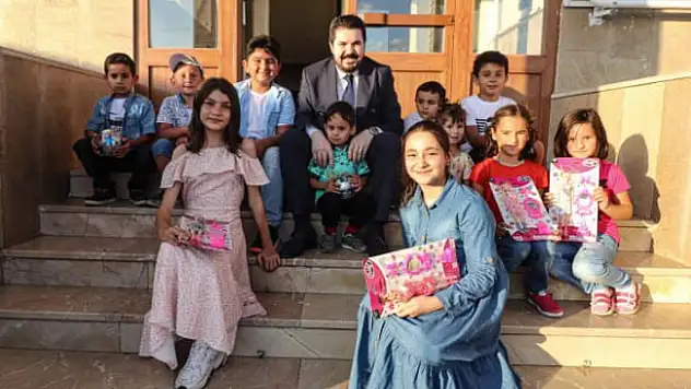 Ağrı Belediye Başkanı Sayan Bayramda Çocukları Unutmadı