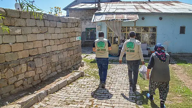 Ağrı Umut Kervanı Onlarca aileye ulaştı