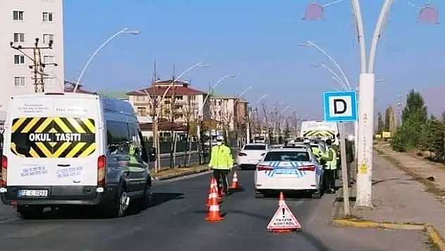 Ağrı'da Trafik Uygulamasıyla Öğrenci Servisleri Denetlendi