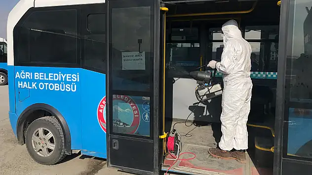 Ağrı Belediyesi Toplu Yaşam Alanlarında Dezenfekte Çalışması Gerçekleştirdi