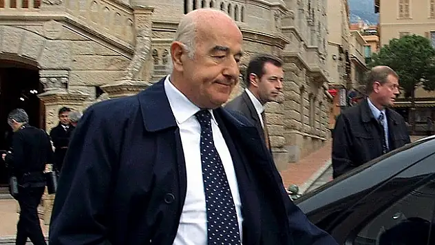 Dünyanın En Zengin Bankacısı Öldü!