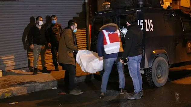HDP Esenyurt İlçe Başkanlığı'na operasyon! didik didik aradılar
