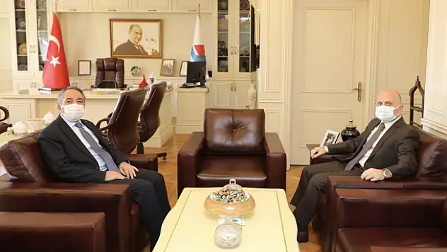 Vali Varol'dan Rektör Karabulut'a Hayırlı Olsun Ziyareti