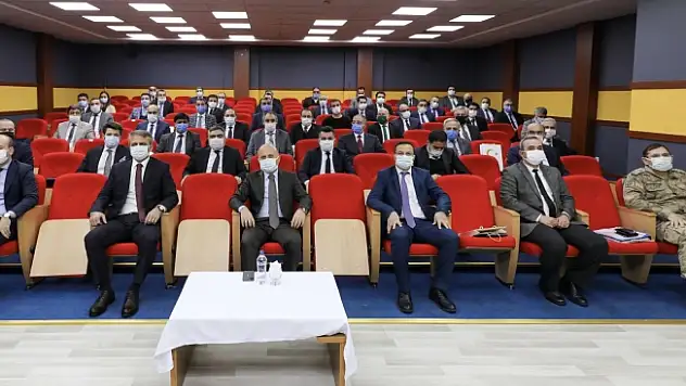 Vali Varol Kurum Müdürleriyle Toplantı Gerçekleştirdi