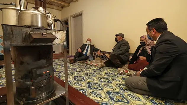 Vali Varol'dan Yaşlılar Haftasında Büyüklere Ziyaret