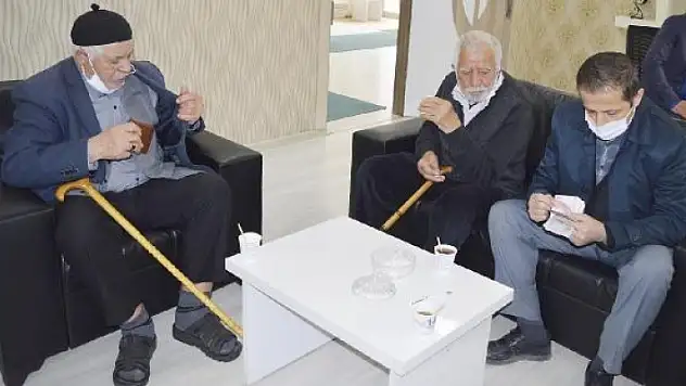 Ağrı'da Huzurevinde Kalan Hayırseverden Beş Bin Lira Bağış