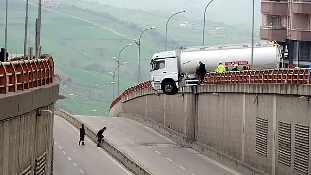 El Frenini Çekmeyen Tanker Asılı Kaldı