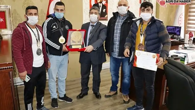 İl Müdürü Cihan Demir Başarılı Sporcuları Ağırladı