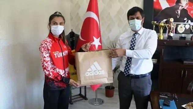 Ağrı spor İl Müdürü Çalgan, başarılı sporcuları tebrik etti