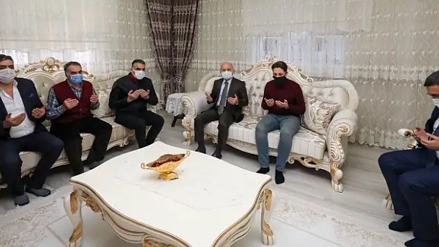 Vali Varol'dan Şehit Ailesine Ziyaret