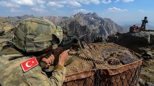PKK'dan Kaçan 5 Terörist Daha Teslim Oldu