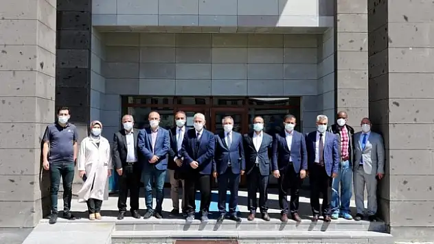 Rektör Karabulut'dan Dekanlara Hayırlı Olsun Ziyareti