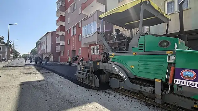 Hürriyet Mahallesi'nde Asfaltlama Çalışmalarına Başlandı