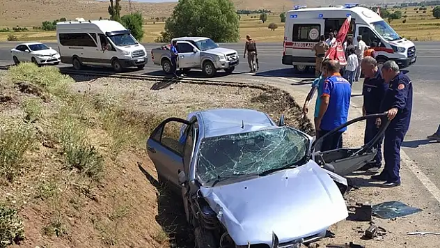 Bitlis'te Korkunç Kaza! 2'si Çocuk 5 kişi yaralandı