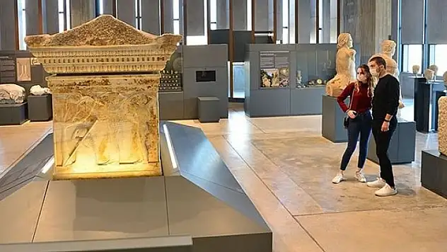 Kültür ve Turizm Bakanlığı: 'Müzeler 18 Yaş Altına Ücretsiz'