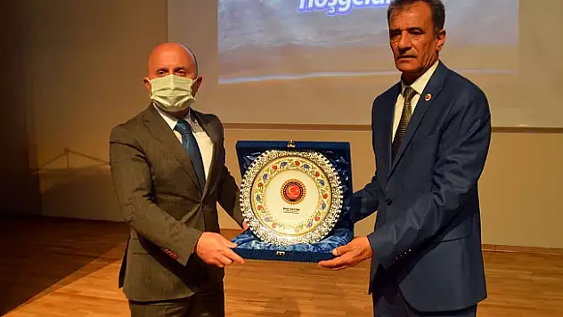 Ağrı'da Türkiye Muhtarları El Ele Projesi'nin Toplantısı Yapıldı