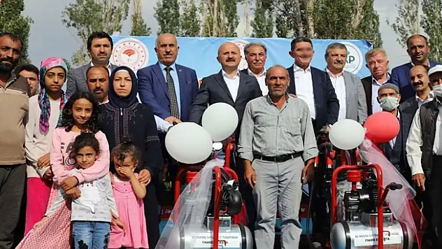 Ağrı'da 290 çiftçiye süt sağım ünitesi verildi