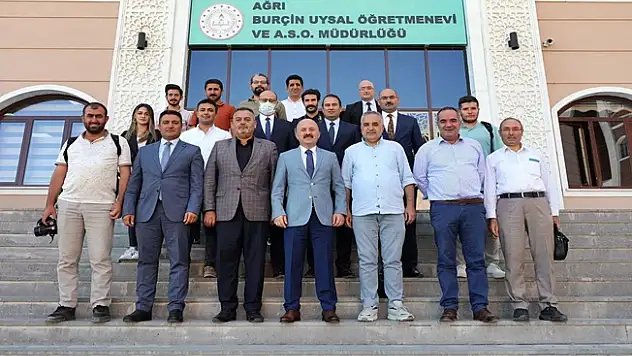 Ağrı Valisi, yerel basınla bir araya geldi
