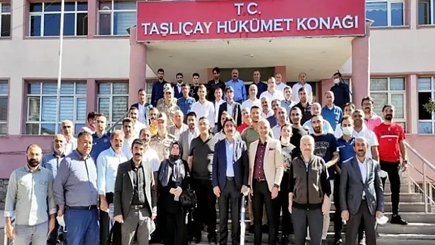Taşlıçay'da Kaymakam Murtaza Ersöz, konvoyla uğurlandı