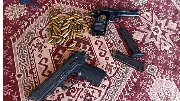 Ağrı'da kaçak silah operasyonu yapıldı!