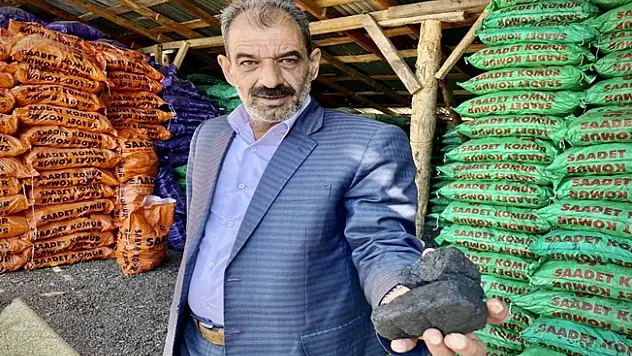 Ağrı'da Havaların Soğumasıyla Kömür Satışları Başladı