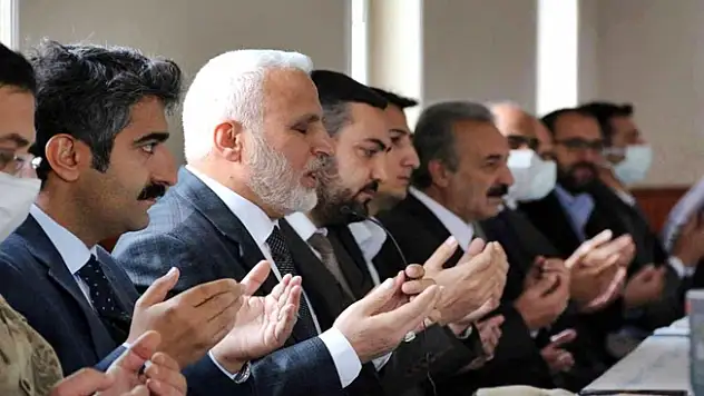 Ağrı'da Şehit Sezai Atabey Dualarla Anıldı