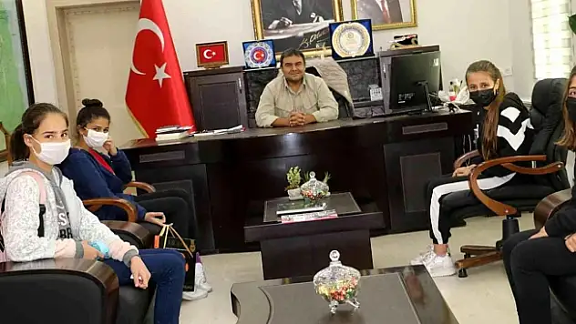 Öğrencilerden Diyadin Kaymakamı'na Ziyaret