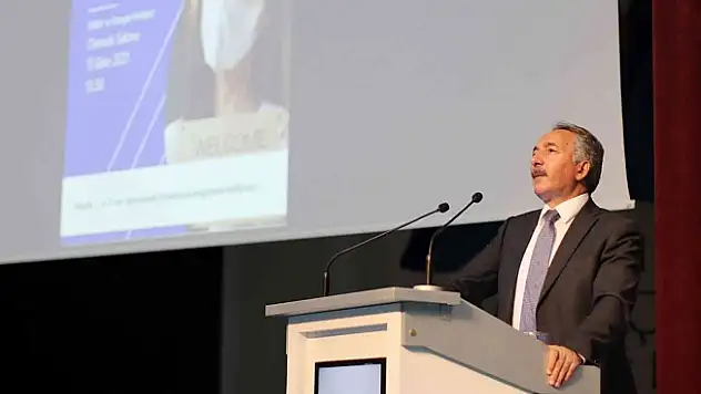 Rektör Karabulut Öğrencilerle Bir Araya Geldi