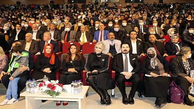 Ağrı Belediyesi'den Öğretmenlere Konser Jesti