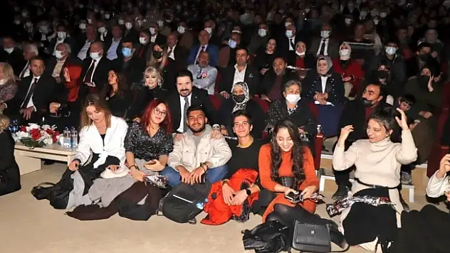 Ağrı'da 24 Kasım Öğretmenler Günü Konserle Kutlandı