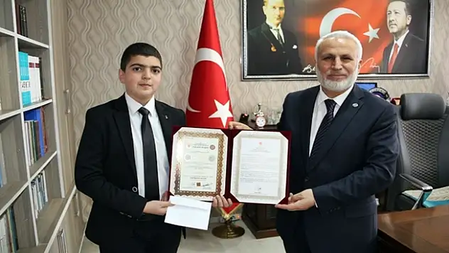 Ağrı'da hafızlara belgeler verildi