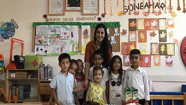 Ağrı'nın 'Çalıkuşu' Özlem öğretmeni fedakarlıkla görevini yapıyor