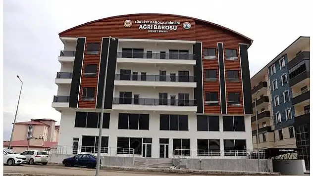 Ağrı Barosu yeni hizmet binasına taşındı