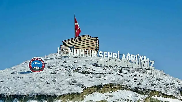 Ağrı'da kar yağışı başladı