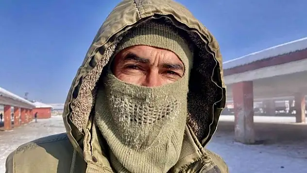 Ağrı eksi 33 dereceyi gördü!