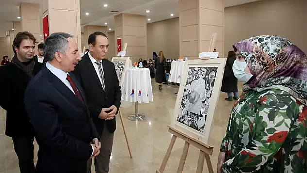 AİÇÜ'de tasarım sergisi açıldı
