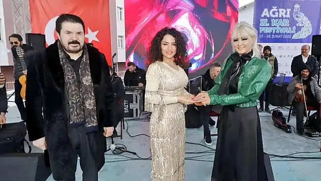 Ağrı Deniz Toprak'la Coştu