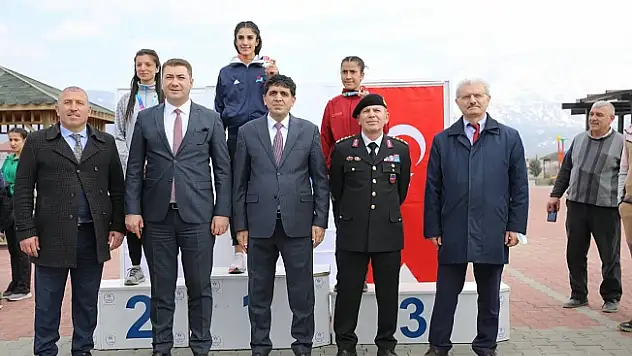 AİÇÜ'lü Atlet GÖNEN, Ülkemizi Temsil Edecek