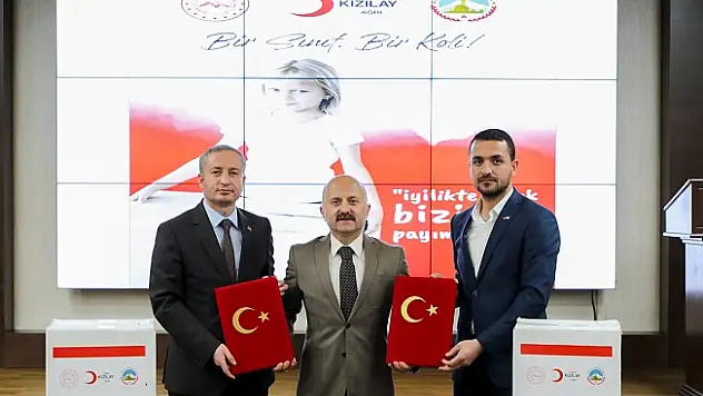 Ağrı'da 'Bir Sınıf Bir Koli' projesi imzalandı