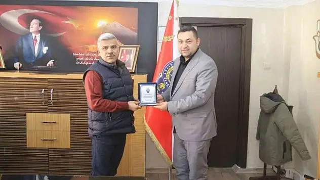 Ağrı Emniyet Müdürü'nden Bölek'e teşekkür plaketi