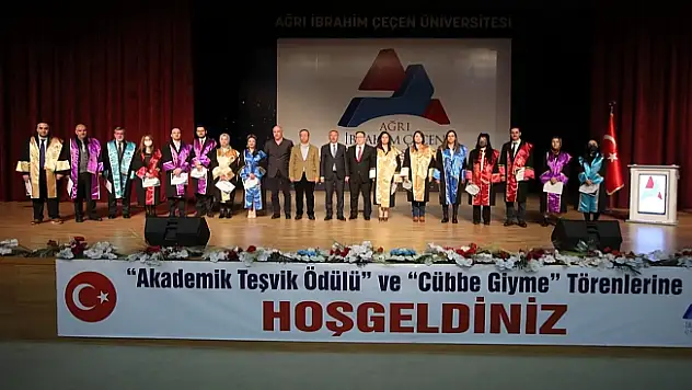 AİÇÜ'de akademik teşvik ödülü ve cübbe giyme töreni yapıldı